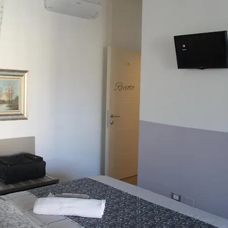 Valpohome&rooms 게스트하우스 3*