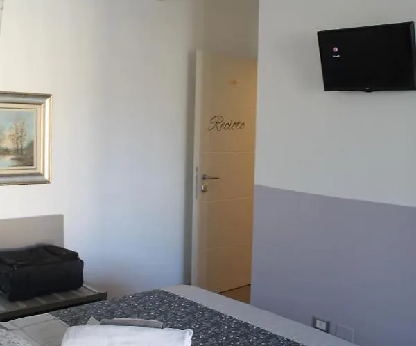 Valpohome&rooms ゲストハウス 3*